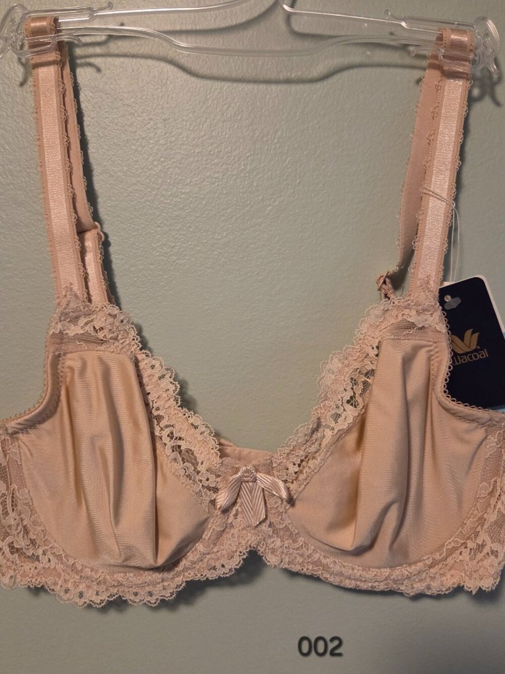Wacoal Bra, 32C, Beige (style #855203), new with tags